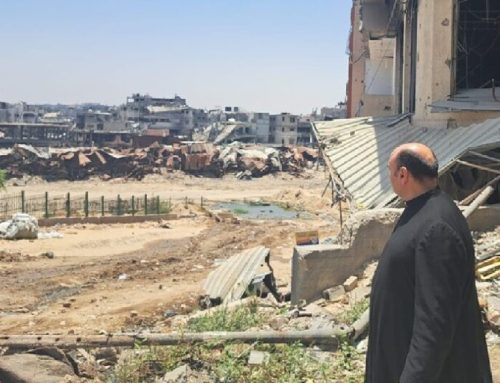 Gaza: Catholic community resists leaving their land, bombarded by Israel