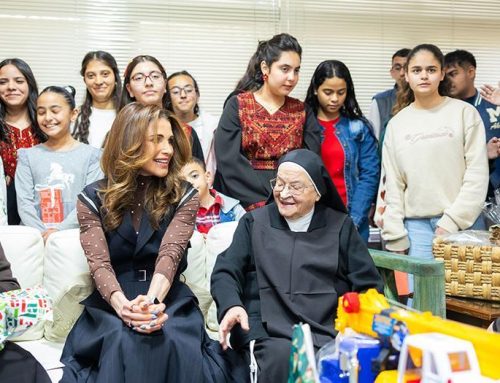Queen Rania joins children’s Christmas festivities at charitable society